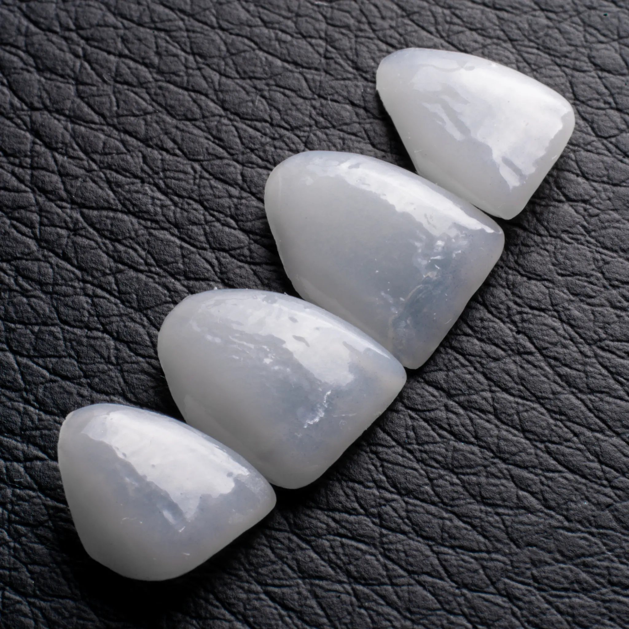 Monolithic restoration - detail